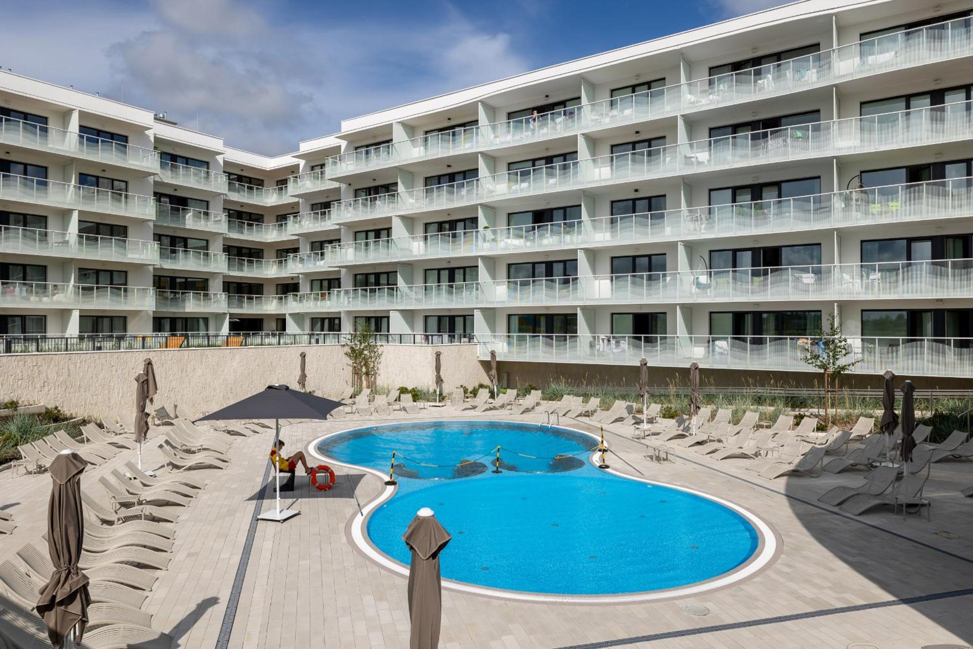 Polanki Aqua Apartment With Parking By Renters Prestige 코워브제크 외부 사진